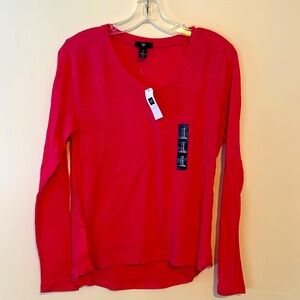 V-neck long sleeve top